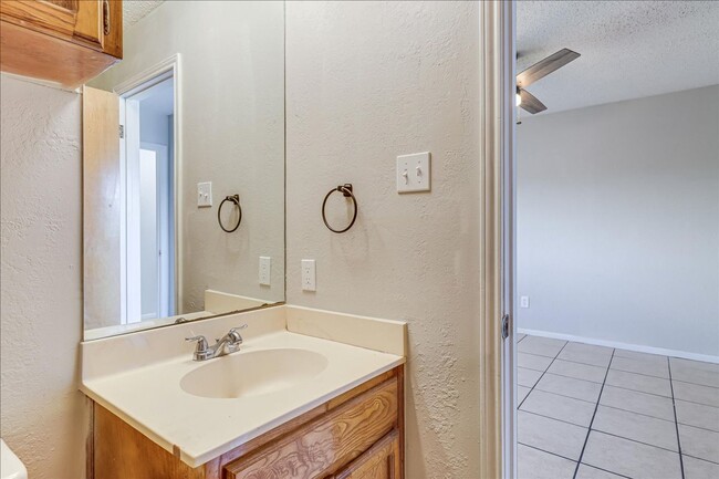 Building Photo - 11205 Willowood Creek Dr