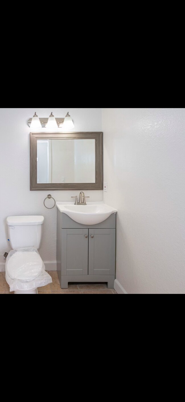 Building Photo - 1031 Mariposa St