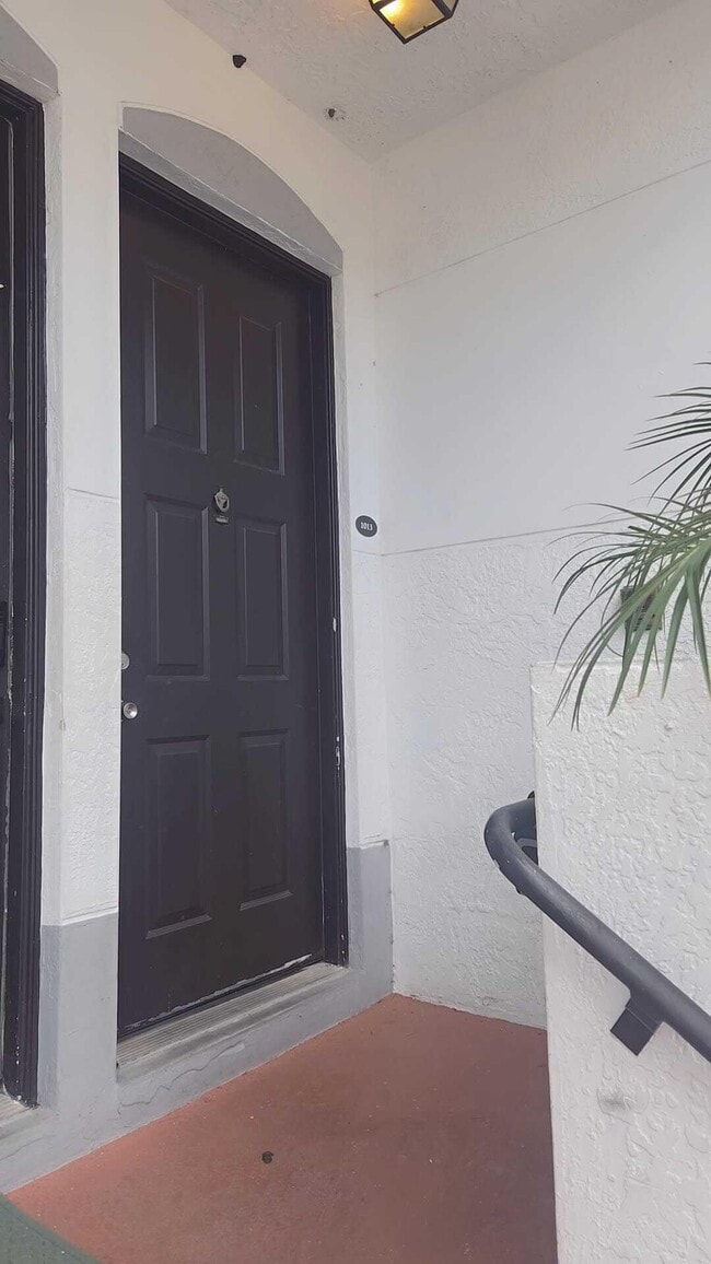 Building Photo - 751 SW 148th Ave