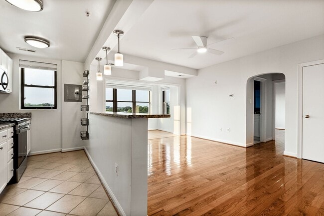 Primary Photo - Available Now! Recently Updated, Spacious ...