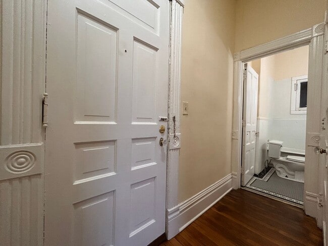 Building Photo - 317 Prospect Ave NE