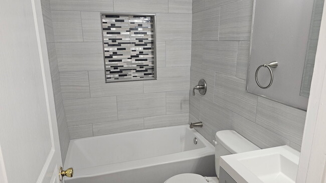 Building Photo - 3509 Clairmont St