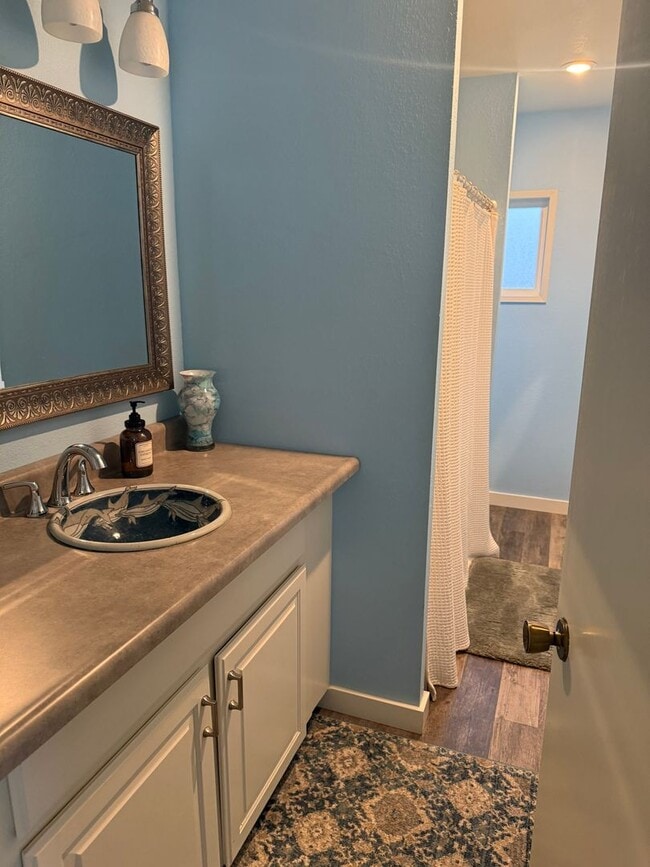 Building Photo - Charming Lummi Island Home - 2 Bedroom 2 Bathroom