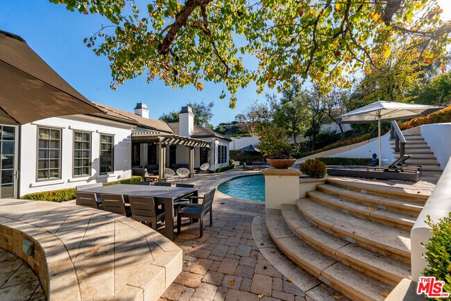 Building Photo - 25400 Prado De Las Peras