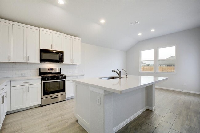 Building Photo - 134 Edgewater Trl