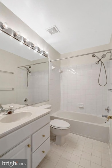 Building Photo - 5257 Winter View Dr