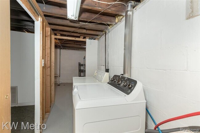 Building Photo - 2116 Garfield St