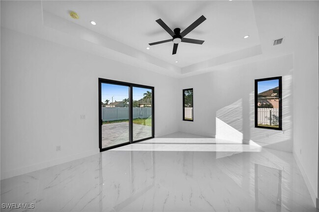 Building Photo - 4016 Chiquita Blvd S