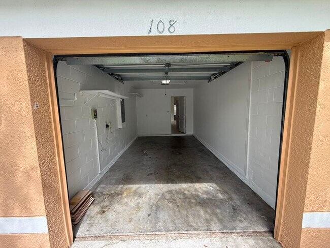 Building Photo - 108 Sundown Ct
