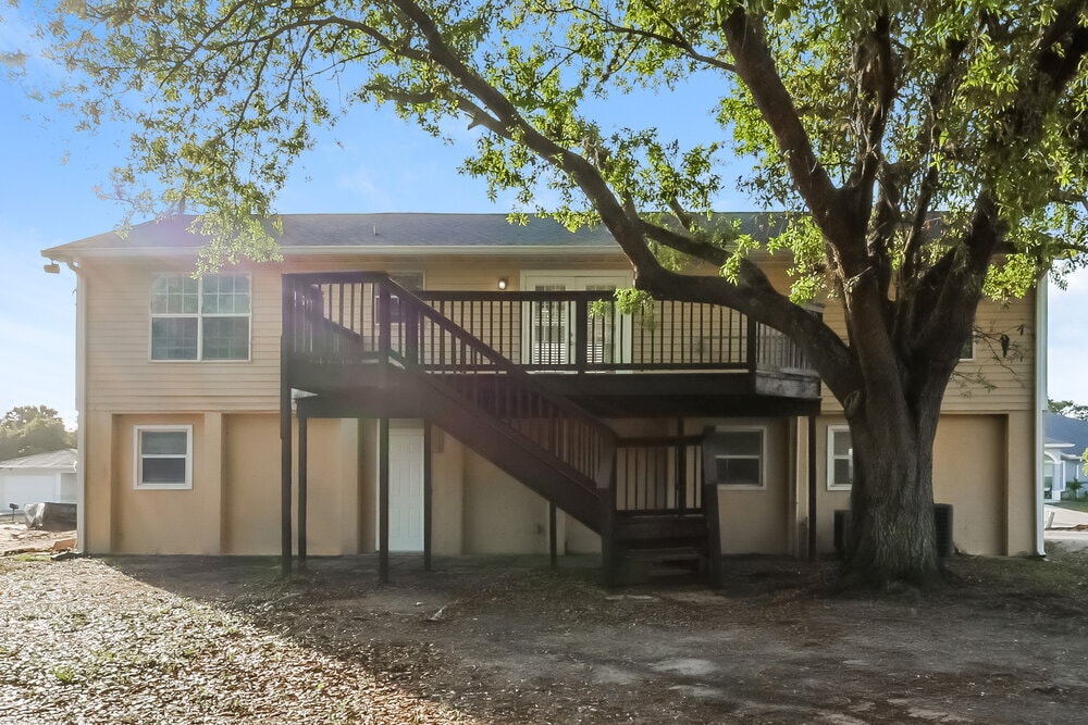 Building Photo - 2216 Leda Ave S