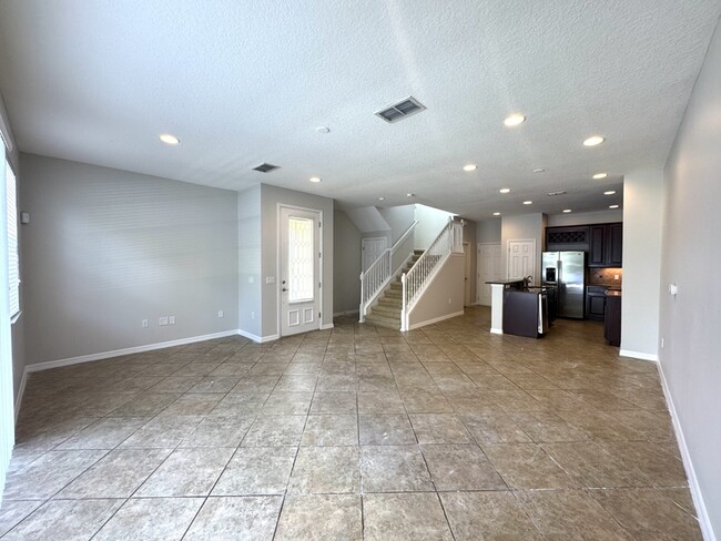 Building Photo - 10324 Fallsgrove St