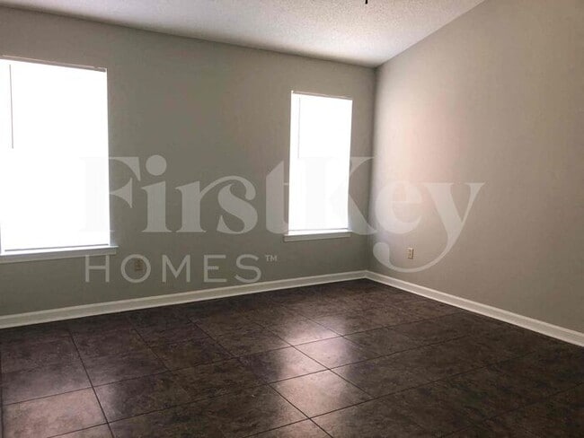 Building Photo - 5923 Willow Springs Dr