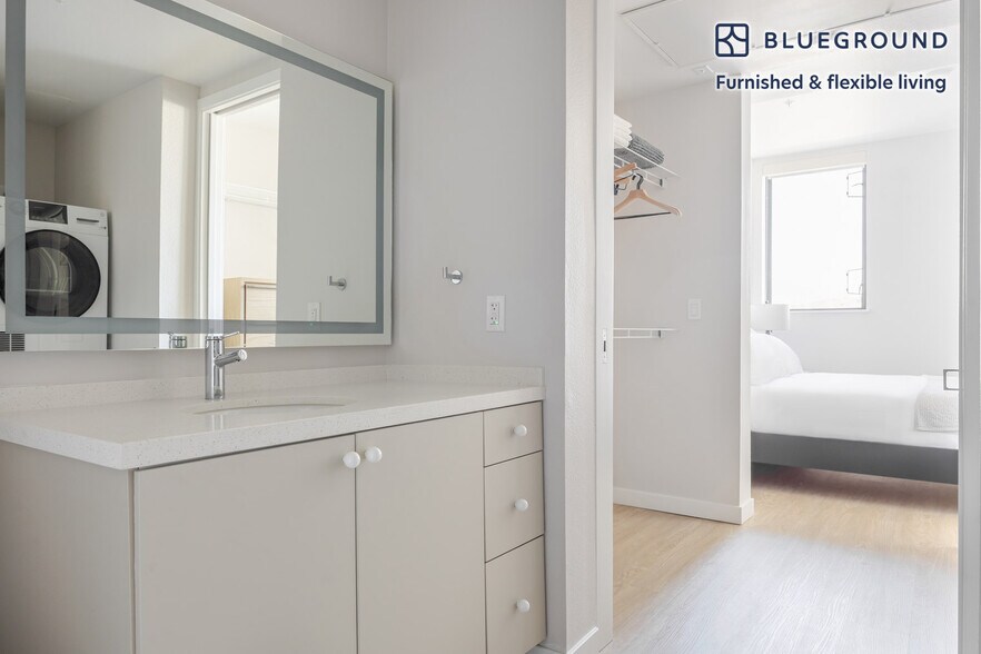 Building Photo - 200 Mesnager St