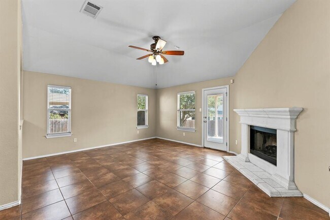 Building Photo - 208 Pecanwood S