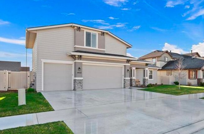 Building Photo - Elisha