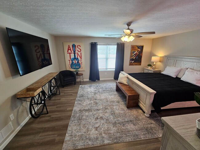 Building Photo - 814 Pierson Rd