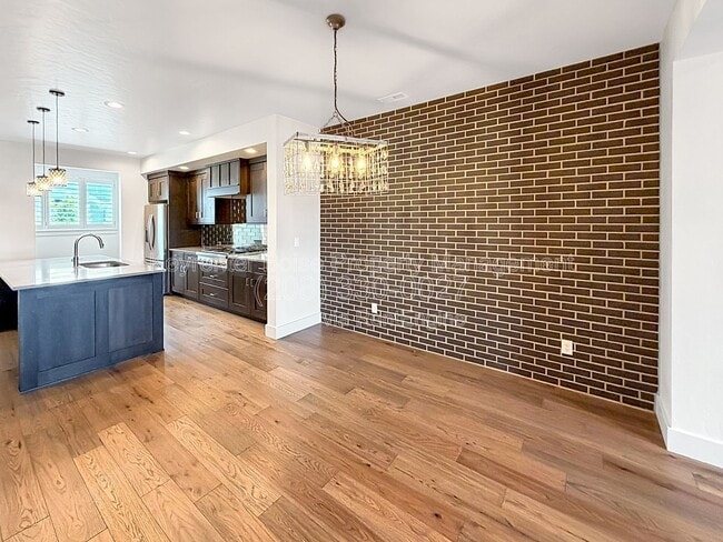 Building Photo - 3033 S Trailwood Way