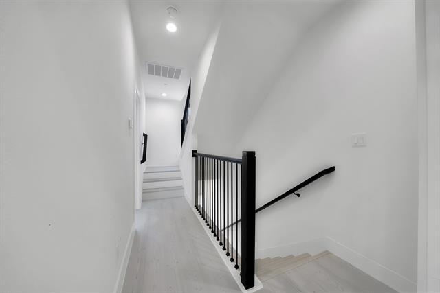 Building Photo - 7207 Mohawk Dr