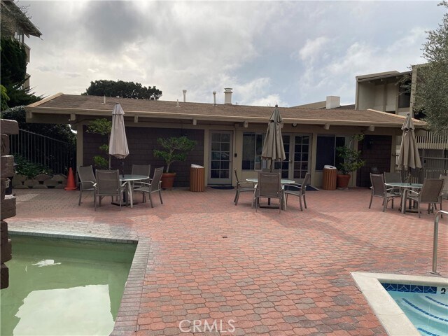 Building Photo - 6542 Ocean Crest Dr