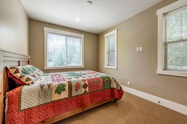 Building Photo - Fully Furnished Mountain Modern Twin Home ...