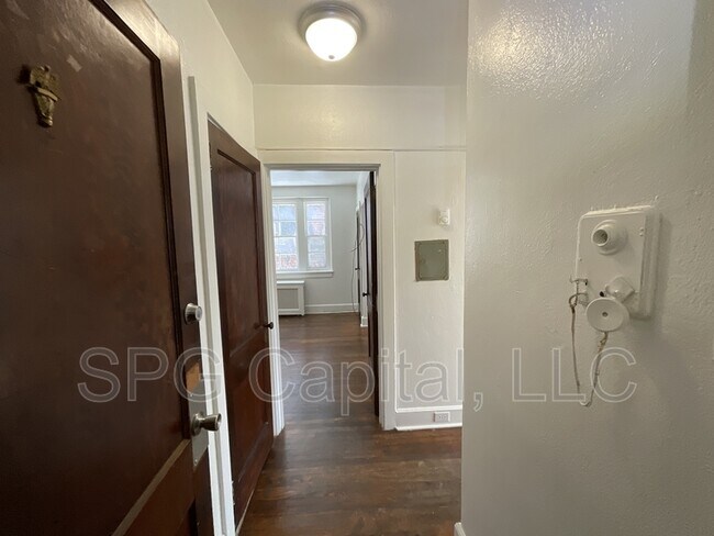 Building Photo - 2015 Market St