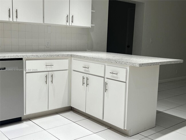 Building Photo - 16910 SW 109th Ave