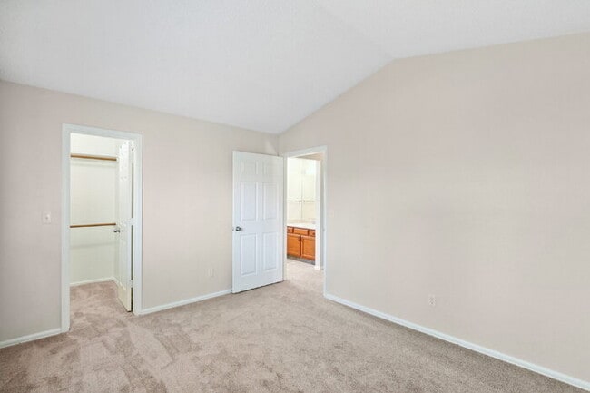 Building Photo - 6067 Wisteria Dr