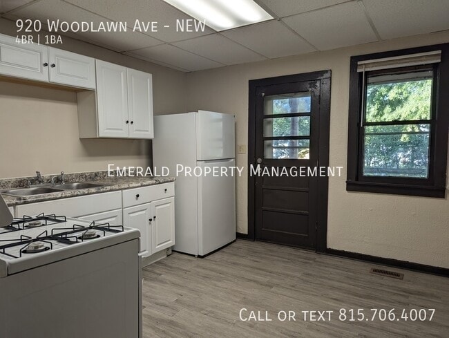 Building Photo - 920 Woodlawn Ave