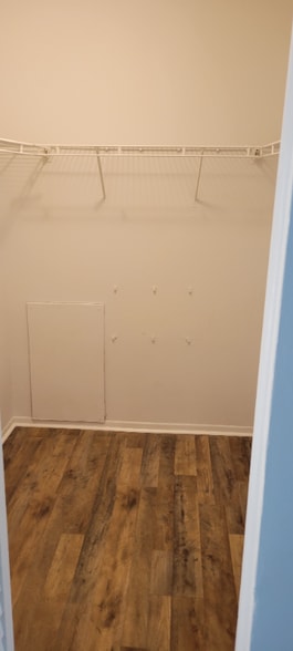 Building Photo - 13300 Walsingham Rd