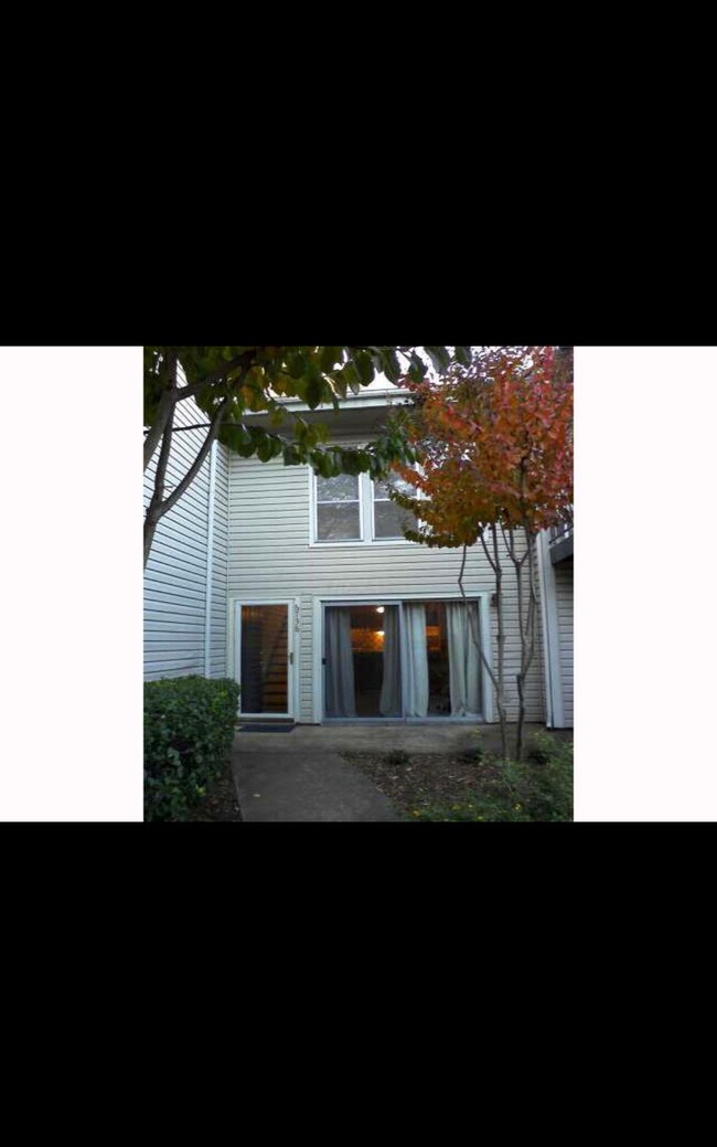 Outside view - 1710 Kirby Pky