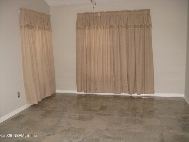 Building Photo - 8464 3 Creeks Blvd