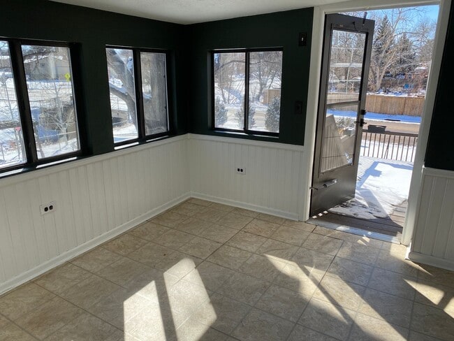 Building Photo - Great corner lot home backing up to open s...