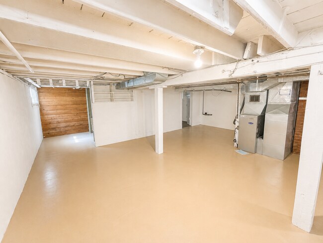 Building Photo - 2811 S Lamonte St