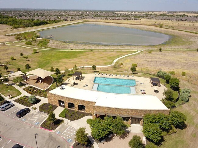 Building Photo - 3307 Columbus Way