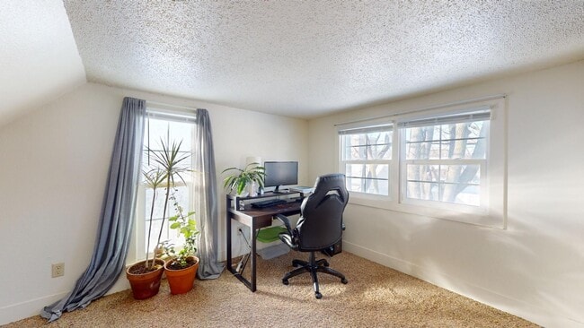 Building Photo - Pets Welcome