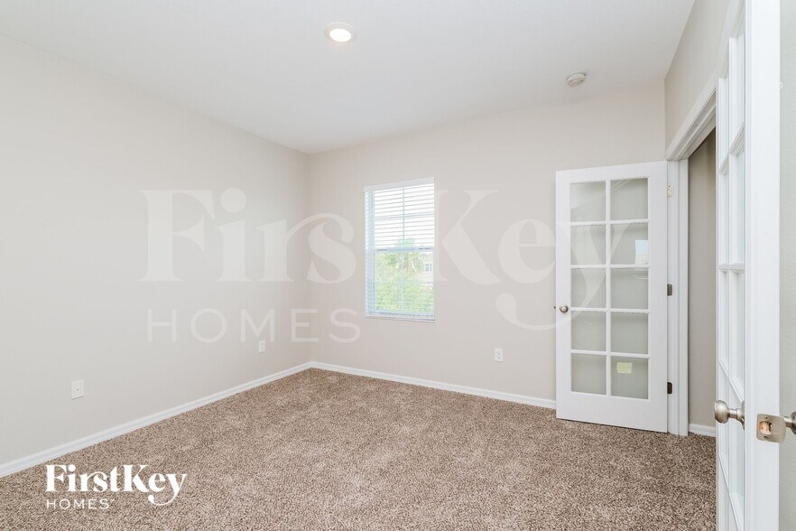 Building Photo - 8308 Round Leaf Ln