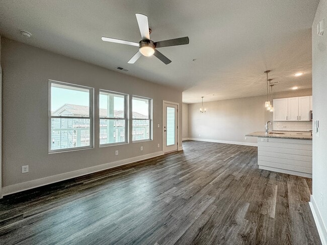 Building Photo - 109 Knollwood Dr