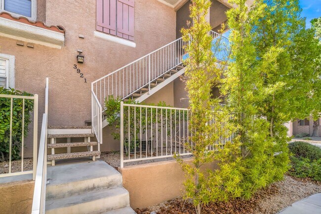 Building Photo - 251 S Green Valley Pkwy