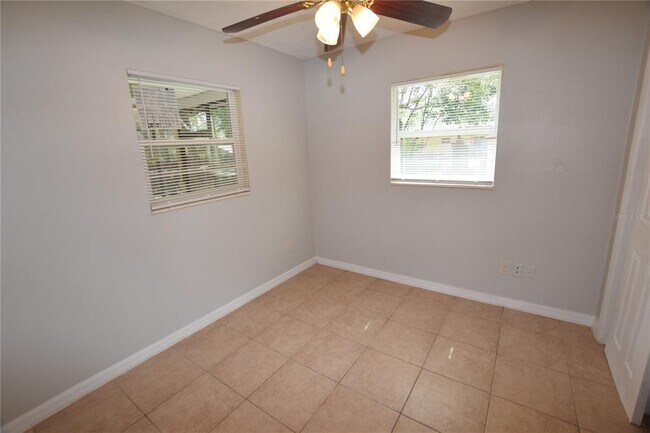 Building Photo - 202 James Ct