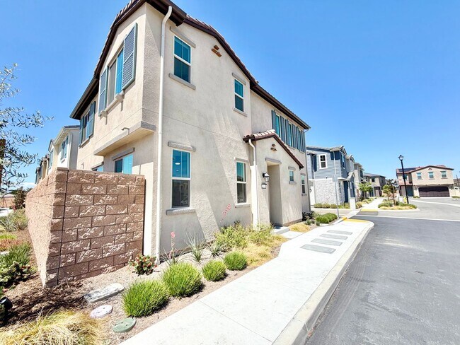 Building Photo - Turnkey Riverwalk Village 4 Bedroom Home with INCLUDED Solar, Upgrades & Prime Location