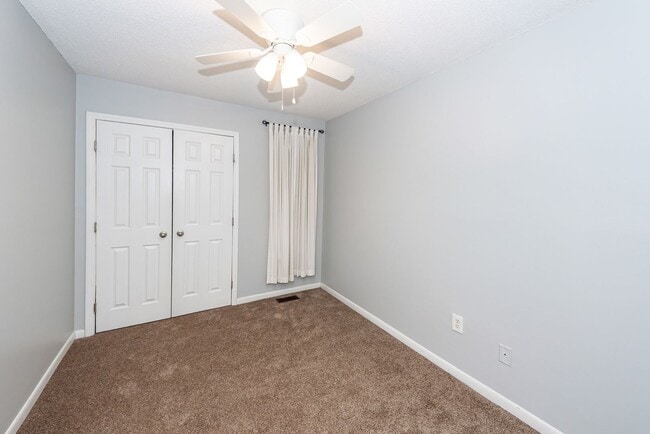 Building Photo - 3 Bedroom 2.5 Bath Condo in Parsonage Poin...