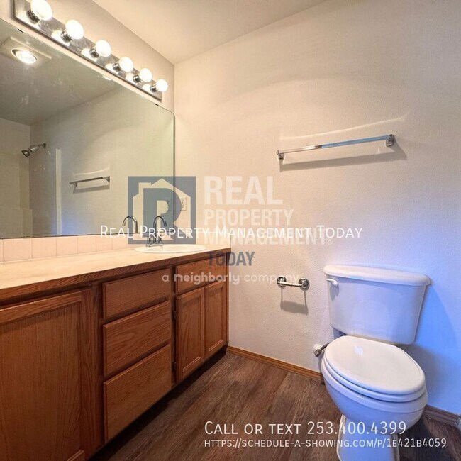 Building Photo - 427 175th St S
