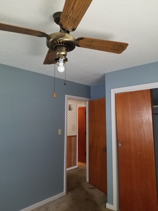 Building Photo - 3132 Charleston Dr