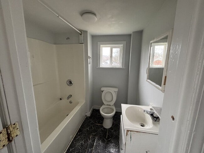 Building Photo - 88 Palmetto St