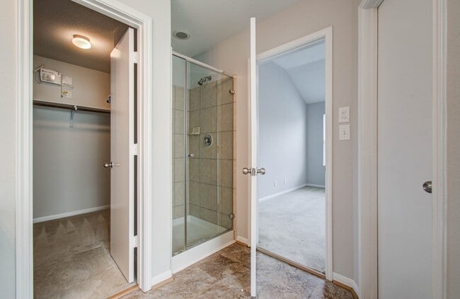 Building Photo - 2106 Bishop Hollow Ln