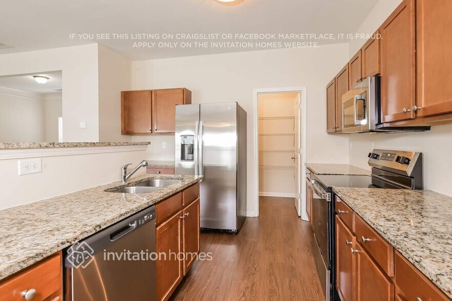 Building Photo - 410 Village Broad St