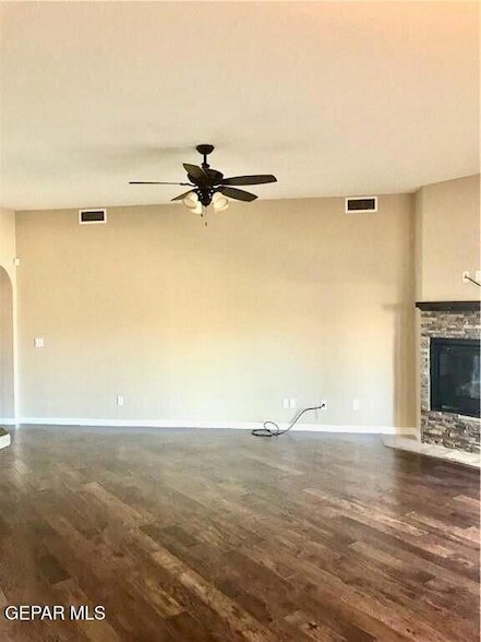 Building Photo - 6617 Cabana Del Sol Dr