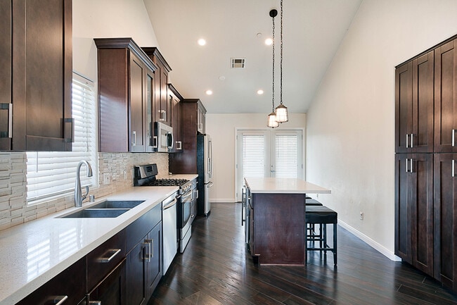 Building Photo - Beautiful 3 Bedroom Sylmar Home