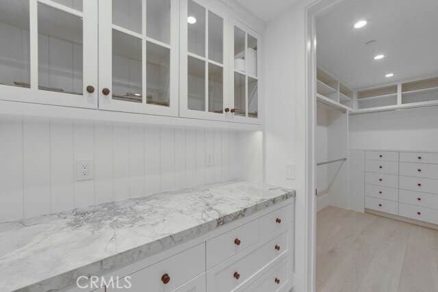 Building Photo - 2820 Bayview Dr