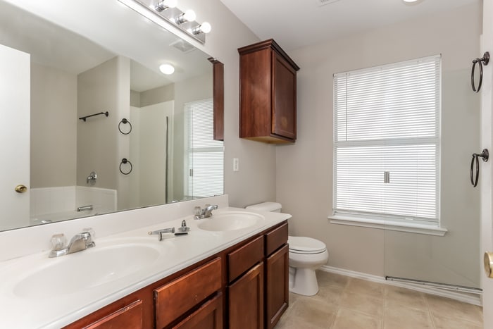 Building Photo - 6614 Jadaglen Dr